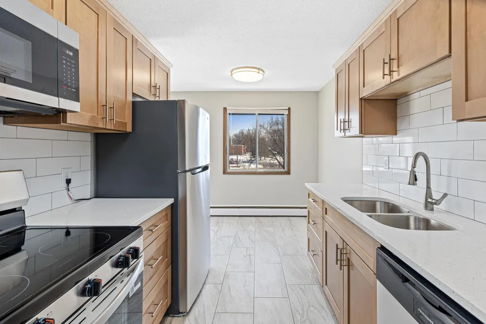 2210 Eldridge Ave E #201 North Saint Paul, MN 55109