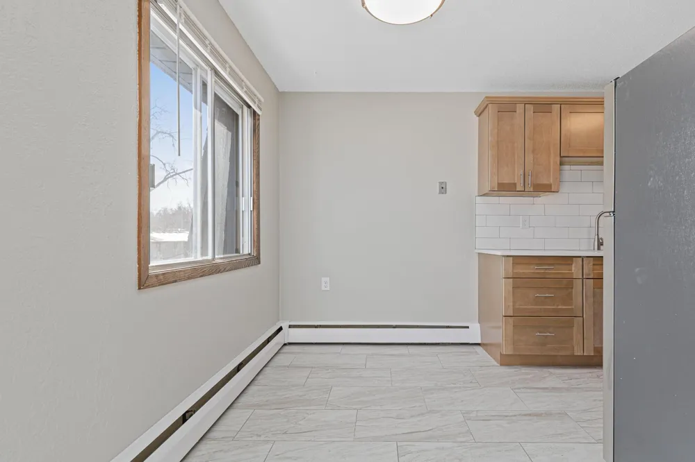2210 Eldridge Ave E #201 North Saint Paul, MN 55109
