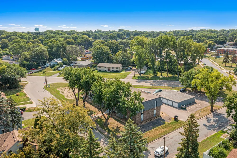 2210 Eldridge Ave E #201 North Saint Paul, MN 55109
