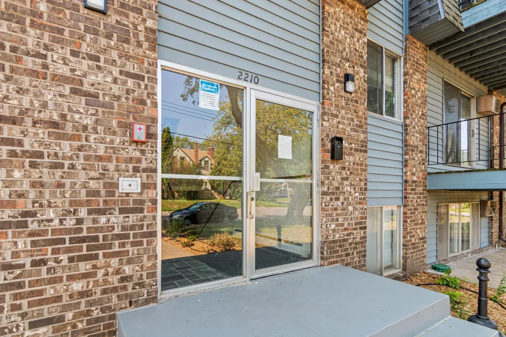 2210 Eldridge Ave E #201 North Saint Paul, MN 55109