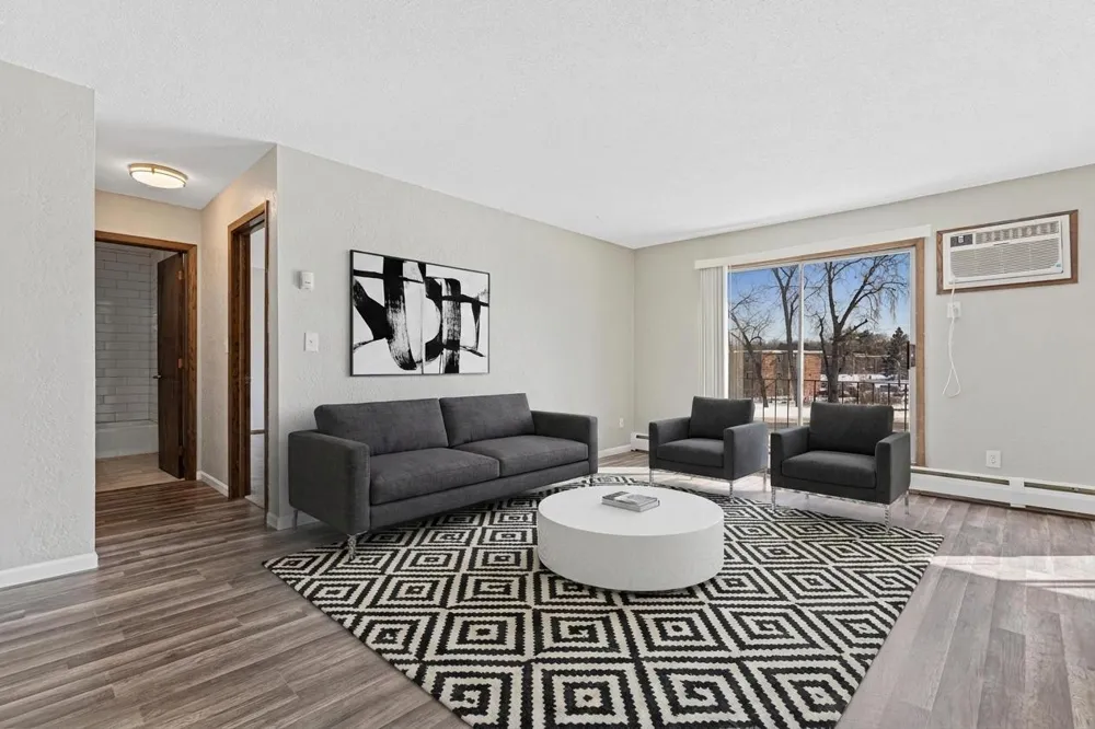 2210 Eldridge Ave E #203 North Saint Paul, MN 55109