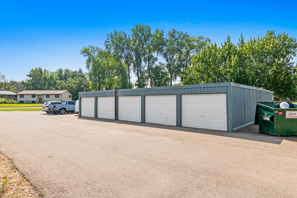 2210 Eldridge Ave E #203 North Saint Paul, MN 55109