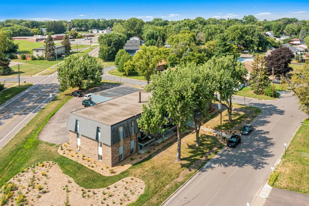 2210 Eldridge Ave E #203 North Saint Paul, MN 55109