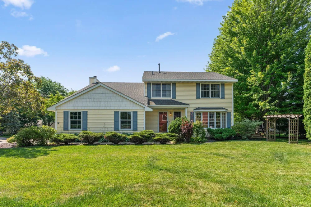 8020 Hidden Court Chanhassen, MN 55317