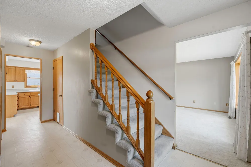 8020 Hidden Court Chanhassen, MN 55317