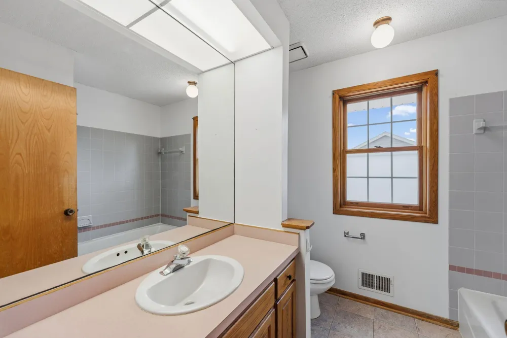8020 Hidden Court Chanhassen, MN 55317