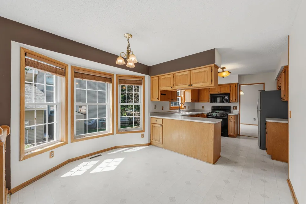8020 Hidden Court Chanhassen, MN 55317