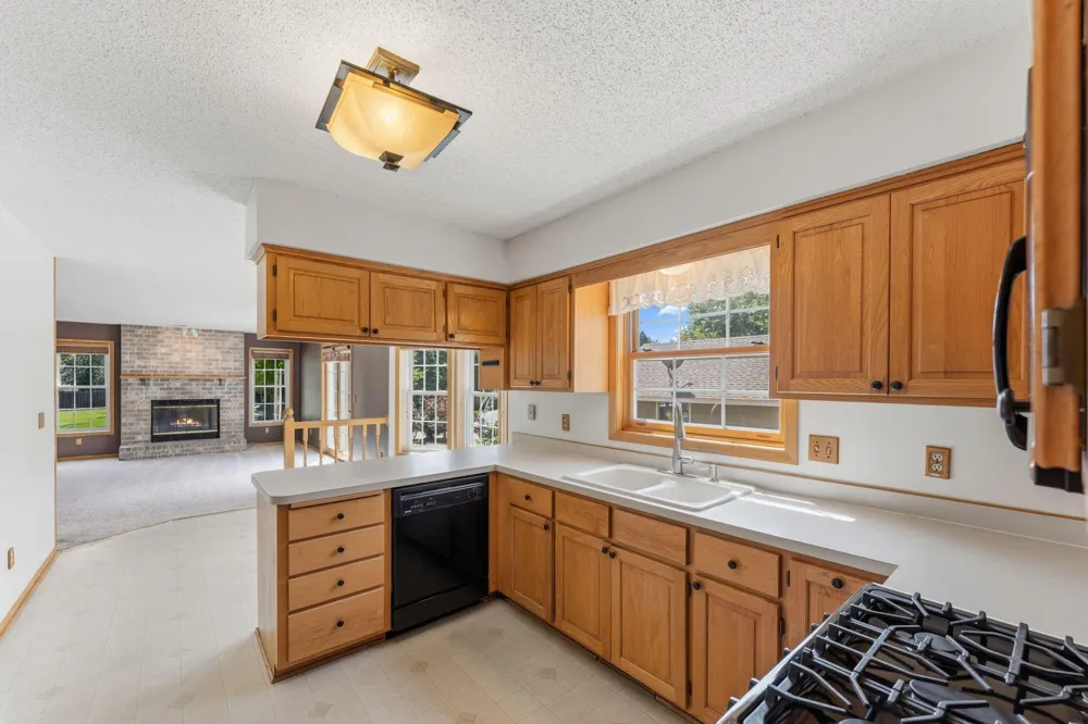 8020 Hidden Court Chanhassen, MN 55317