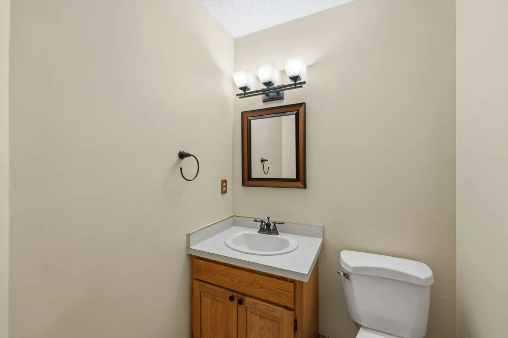 8020 Hidden Court Chanhassen, MN 55317