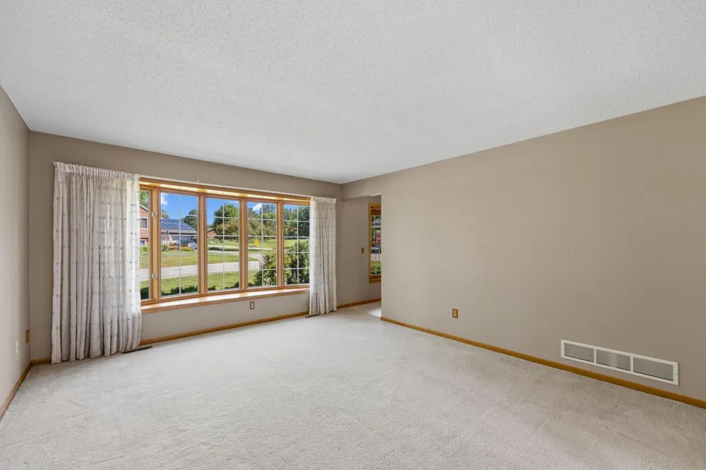 8020 Hidden Court Chanhassen, MN 55317