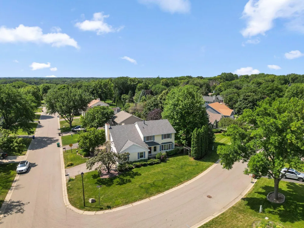 8020 Hidden Court Chanhassen, MN 55317