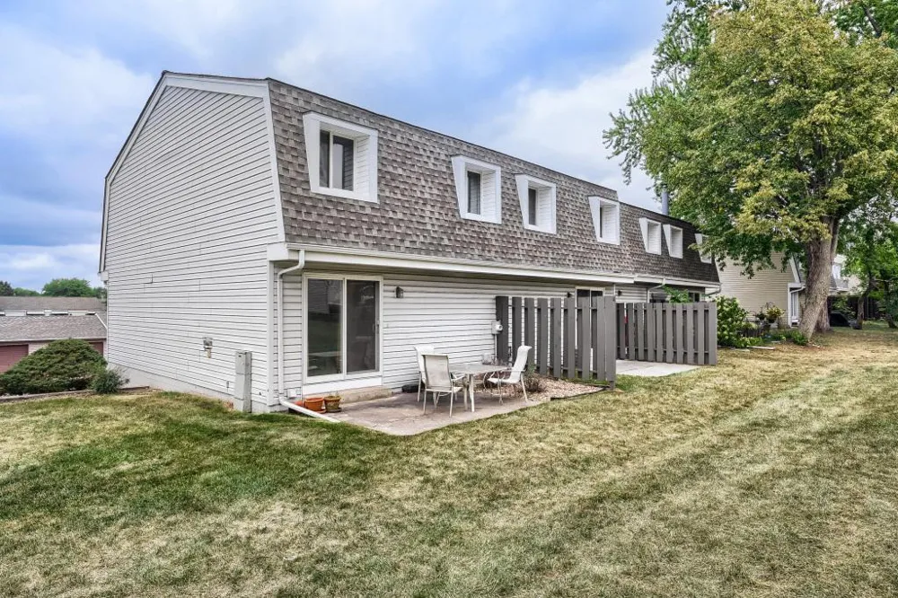 2342 Dorland Place E Maplewood, MN 55119