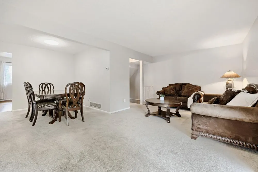 2342 Dorland Place E Maplewood, MN 55119