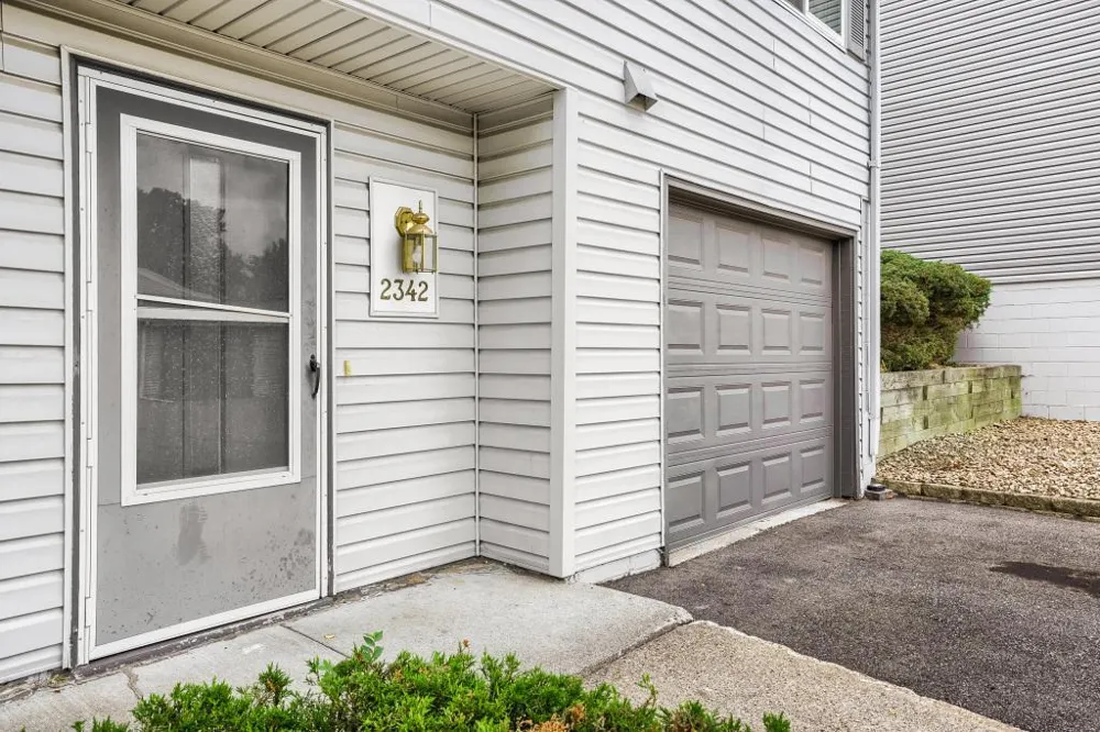 2342 Dorland Place E Maplewood, MN 55119