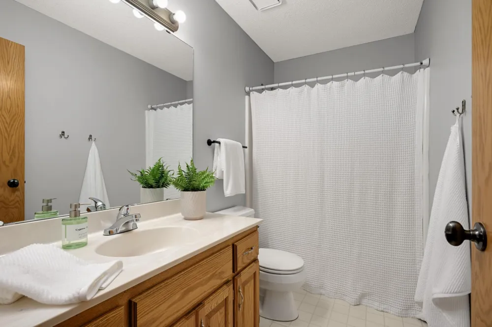 5410 Teakwood Lane Plymouth, MN 55442