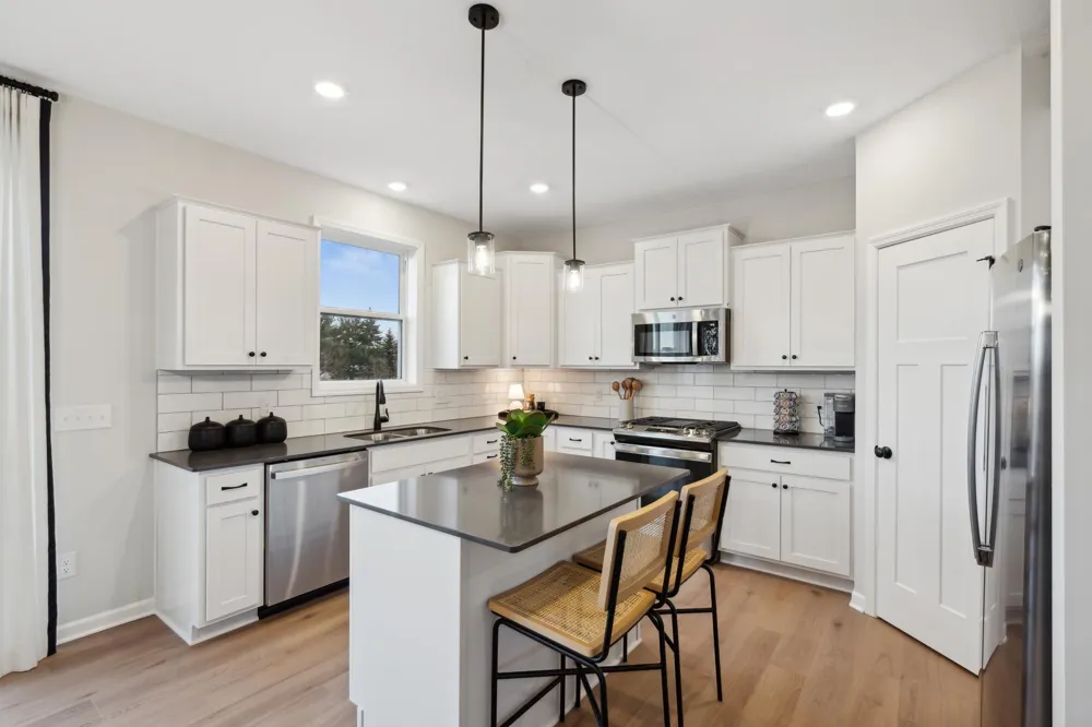 320 Watkins Glen Court Chaska, MN 55318
