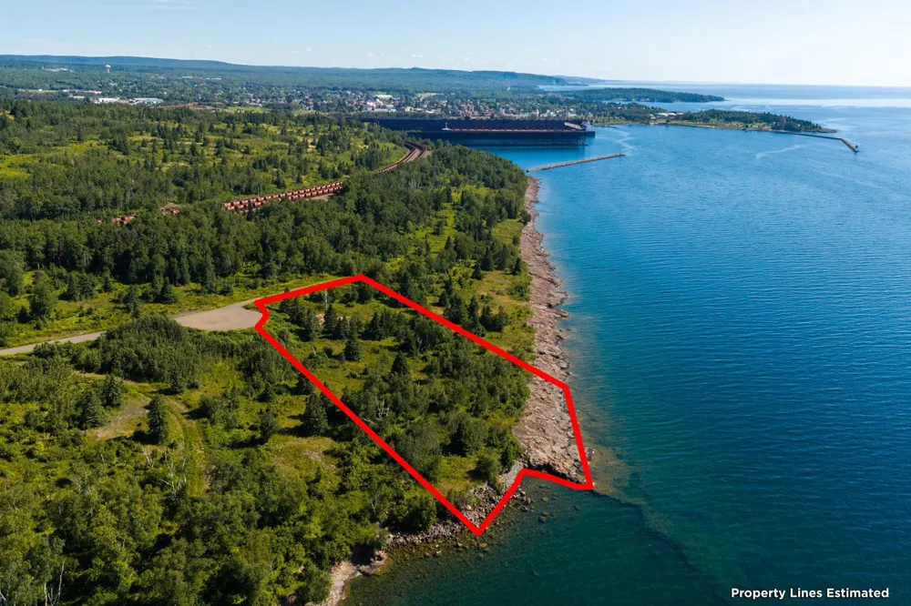 XXXX E Stanley Rd Two Harbors, MN 55616