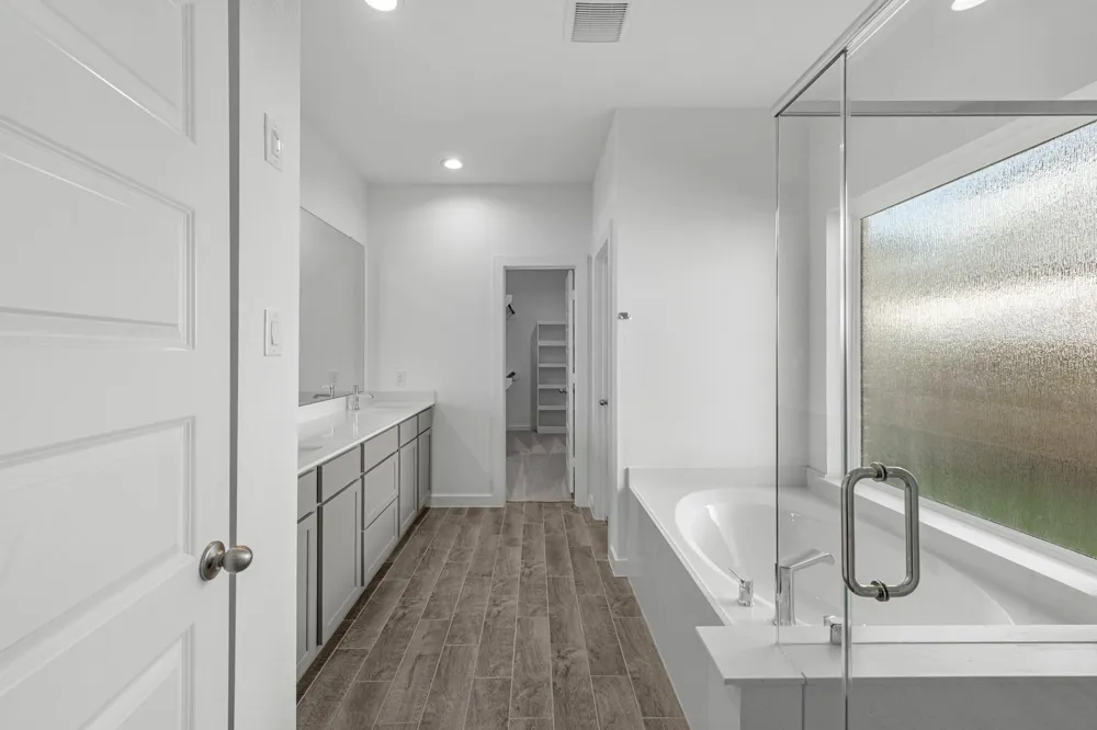76 Shining Point Drive Waller, TX 77484
