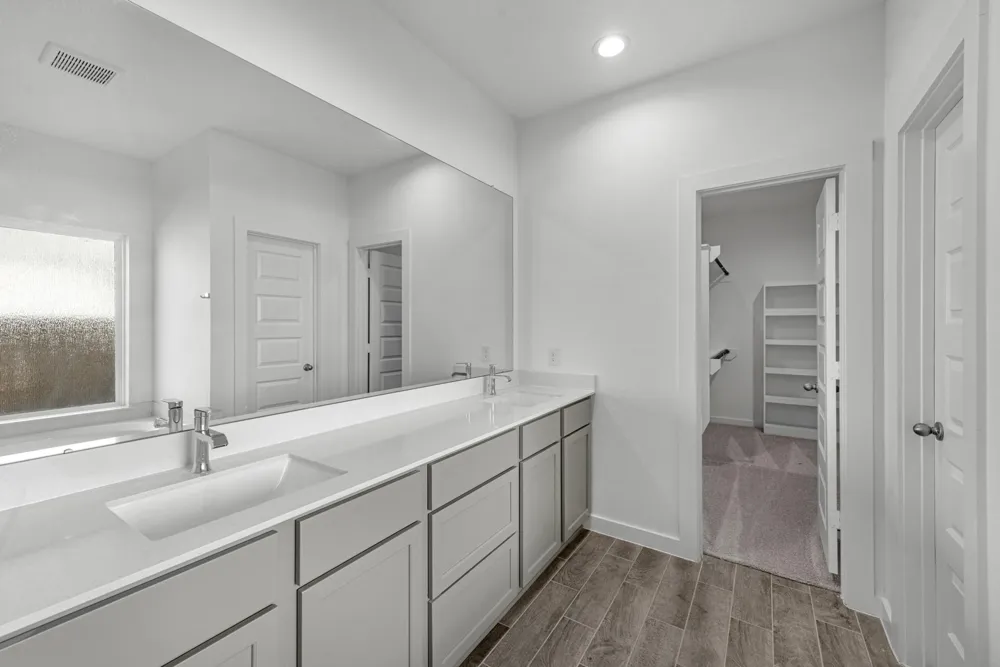 76 Shining Point Drive Waller, TX 77484