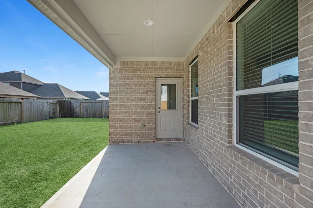 76 Shining Point Drive Waller, TX 77484
