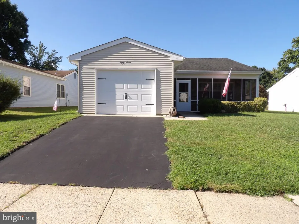 87 KINGSTON WAY Southampton, NJ 08088