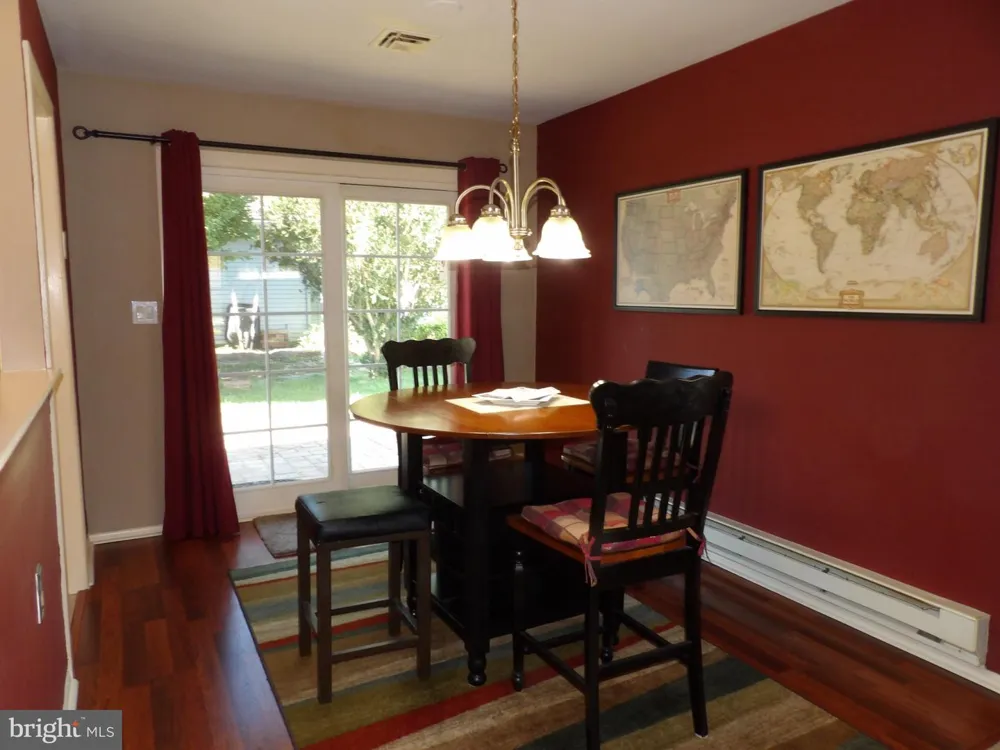 87 KINGSTON WAY Southampton, NJ 08088