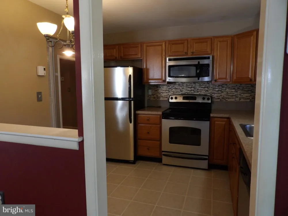 87 KINGSTON WAY Southampton, NJ 08088
