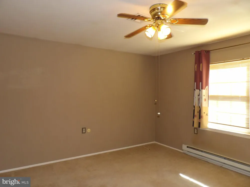 87 KINGSTON WAY Southampton, NJ 08088