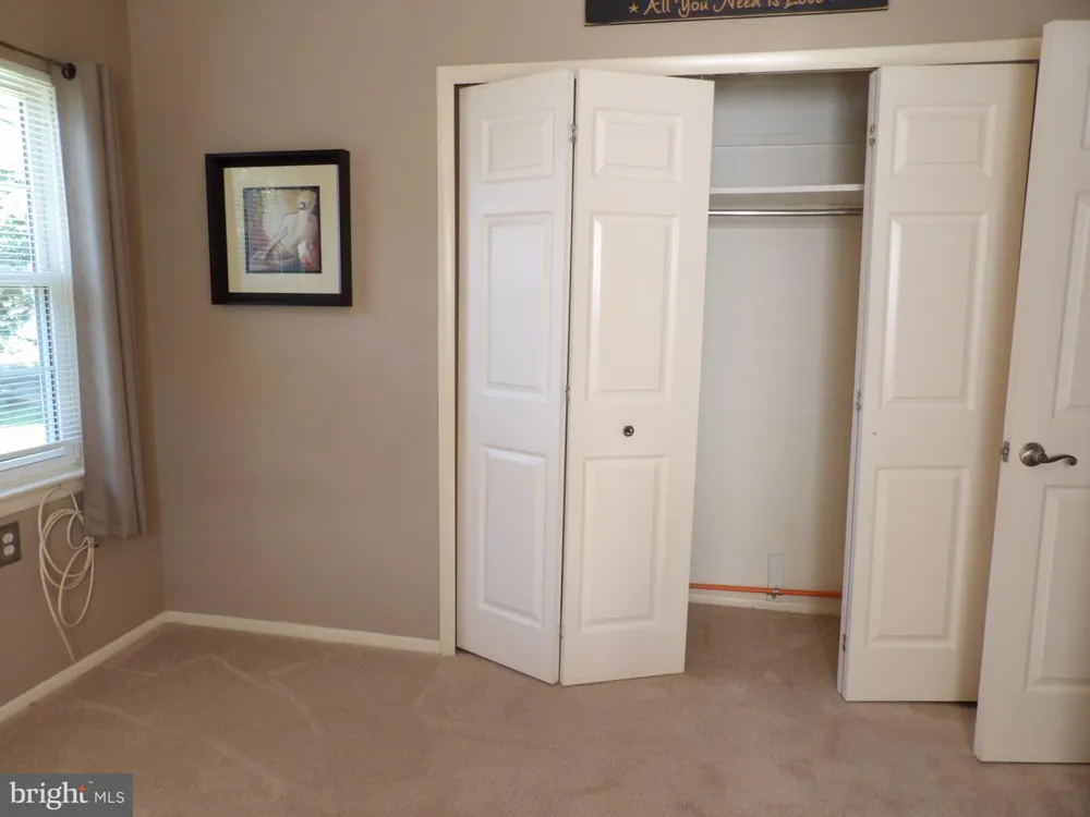 87 KINGSTON WAY Southampton, NJ 08088