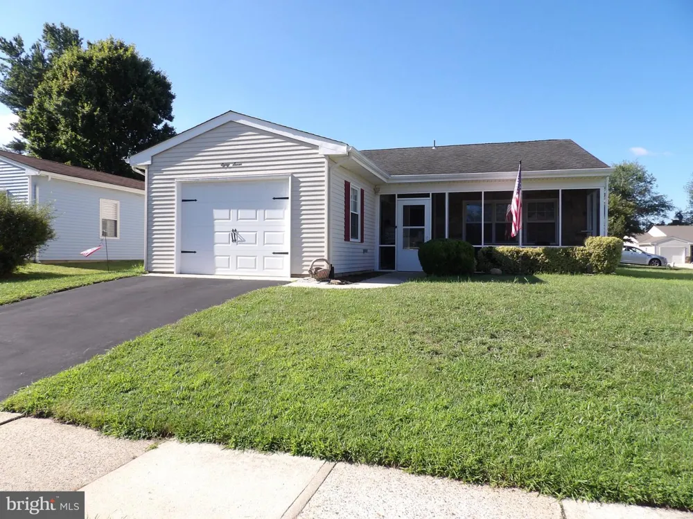 87 KINGSTON WAY Southampton, NJ 08088