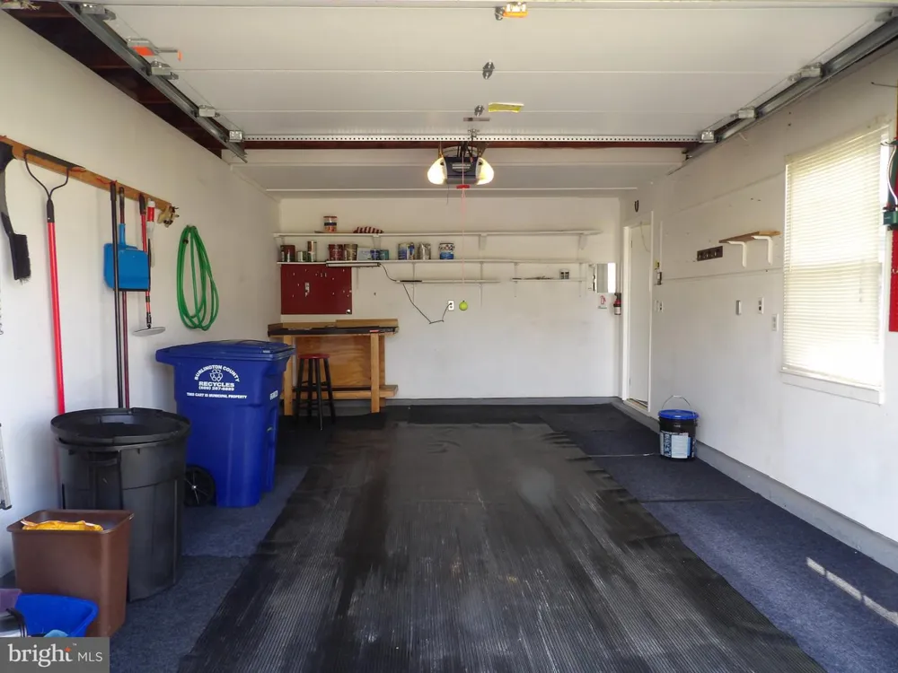 87 KINGSTON WAY Southampton, NJ 08088