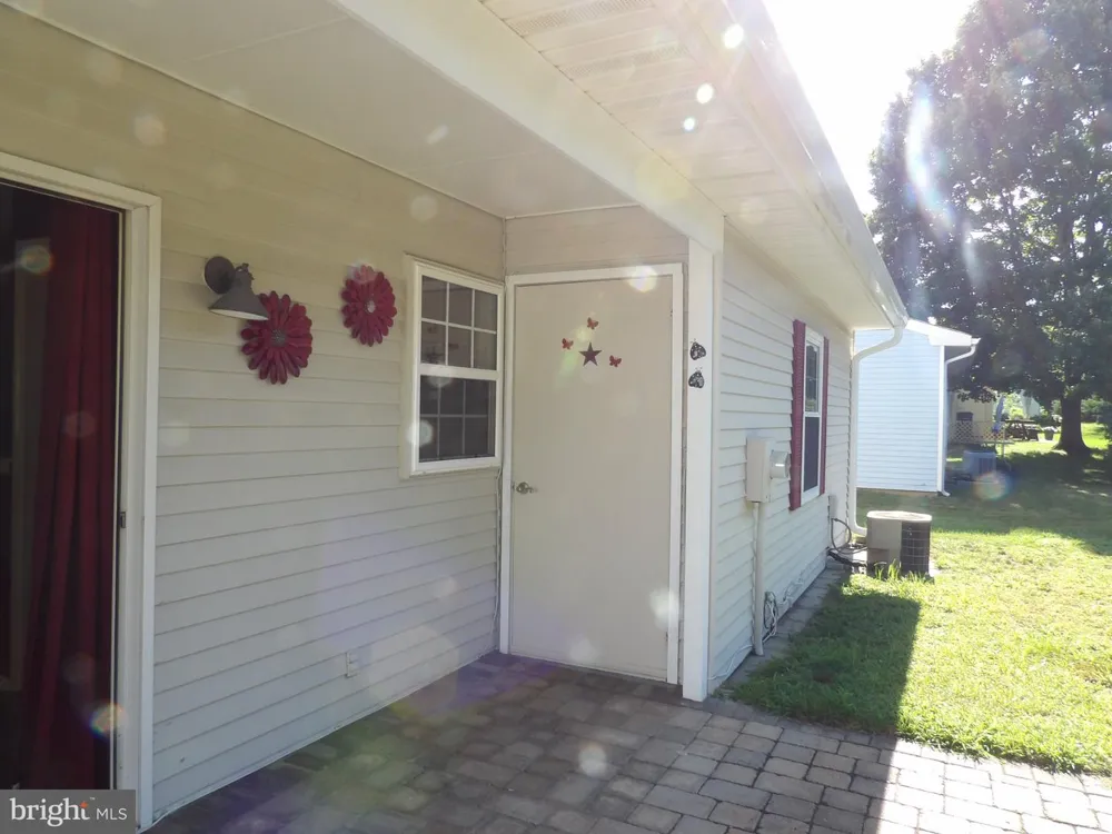 87 KINGSTON WAY Southampton, NJ 08088