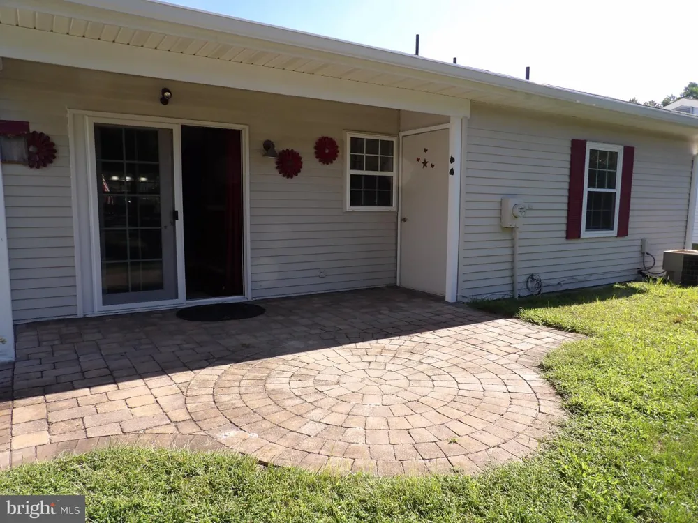 87 KINGSTON WAY Southampton, NJ 08088
