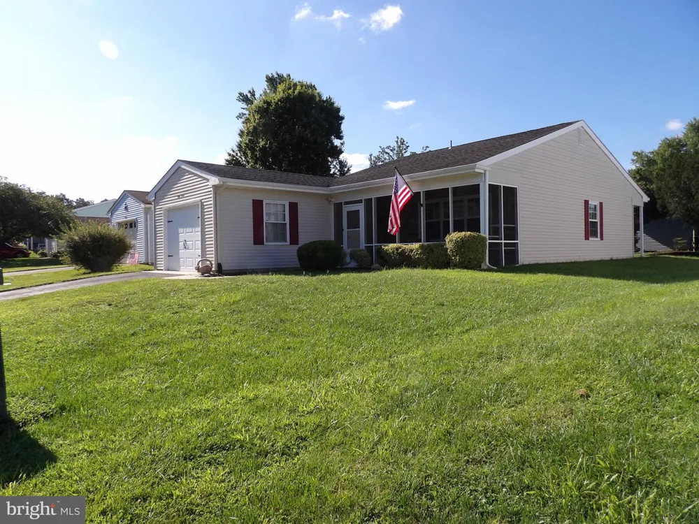 87 KINGSTON WAY Southampton, NJ 08088