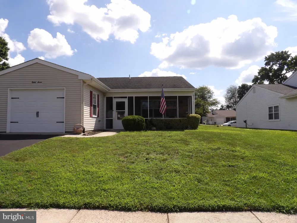 87 KINGSTON WAY Southampton, NJ 08088