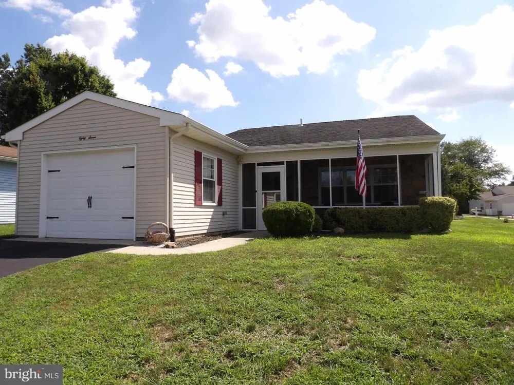 87 KINGSTON WAY Southampton, NJ 08088