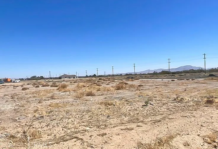 11252 Cactus Adelanto, CA 92301