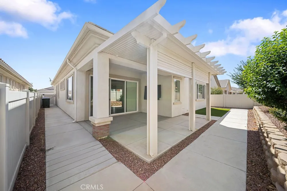 11166 Avonlea Apple Valley, CA 92308
