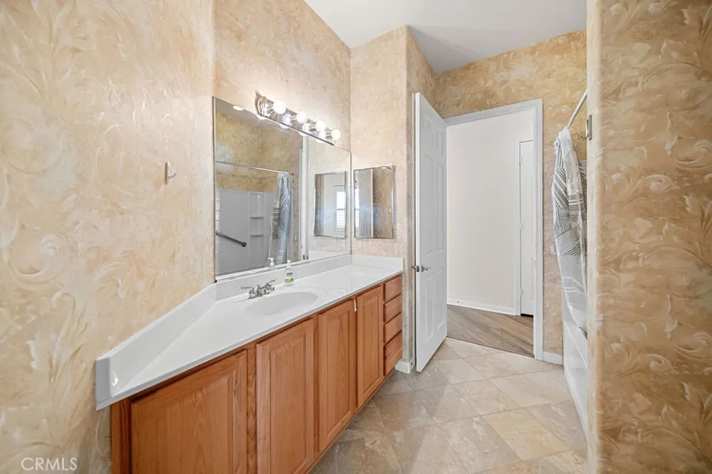 11166 Avonlea Apple Valley, CA 92308