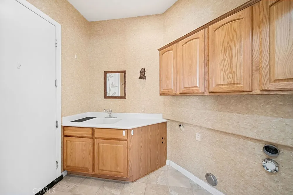 11166 Avonlea Apple Valley, CA 92308