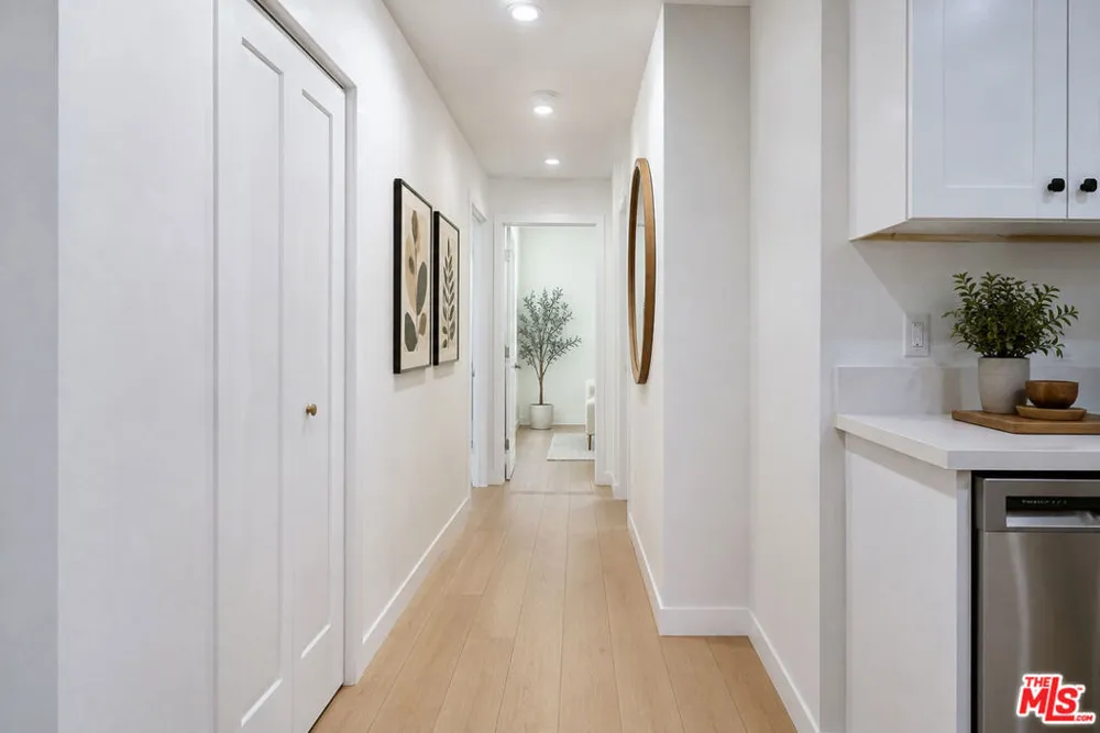 4549 Walnut Avenue Long Beach, CA 90807