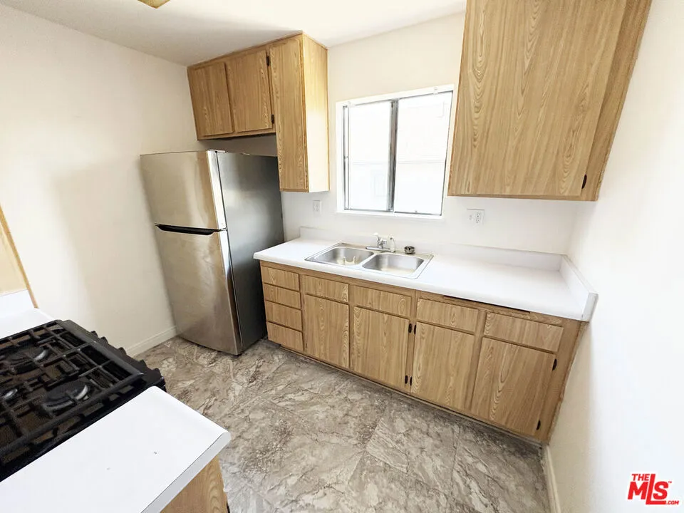 4180 Marlton Avenue #30 Los Angeles, CA 90008