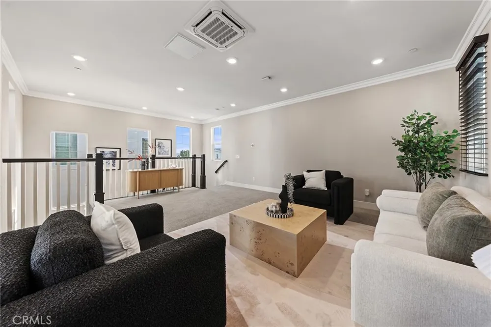 112 Spiral Irvine, CA 92618