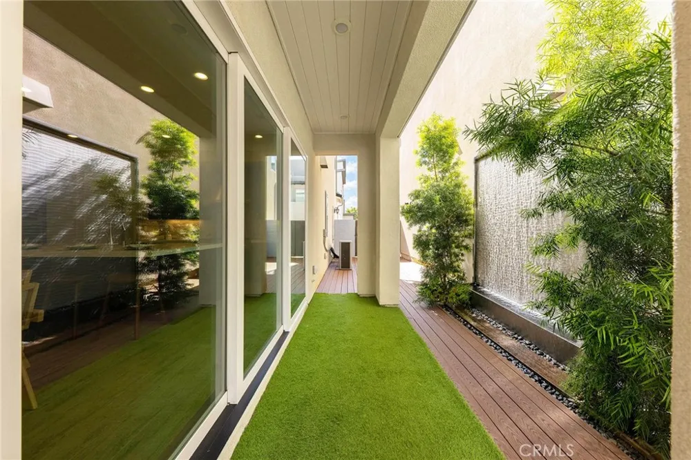 112 Spiral Irvine, CA 92618