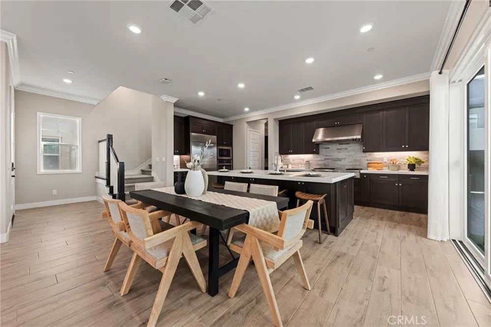 112 Spiral Irvine, CA 92618