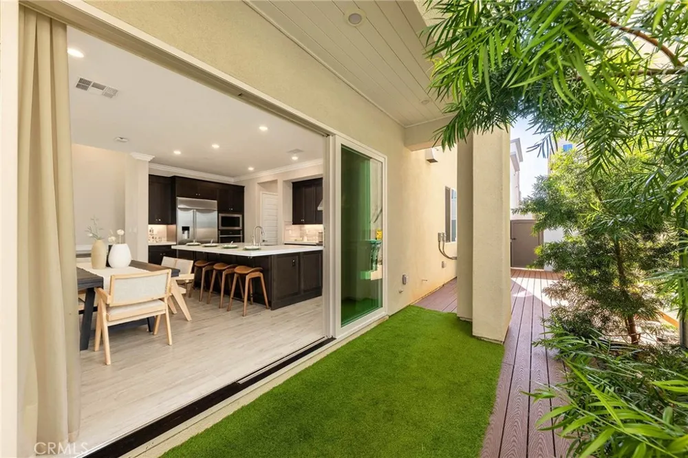 112 Spiral Irvine, CA 92618