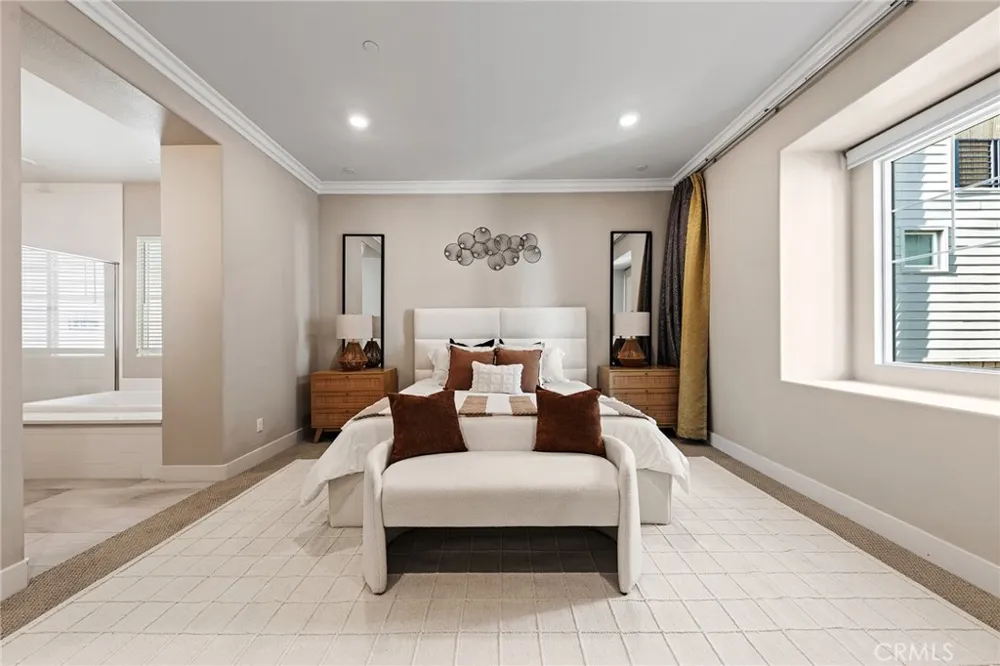 112 Spiral Irvine, CA 92618