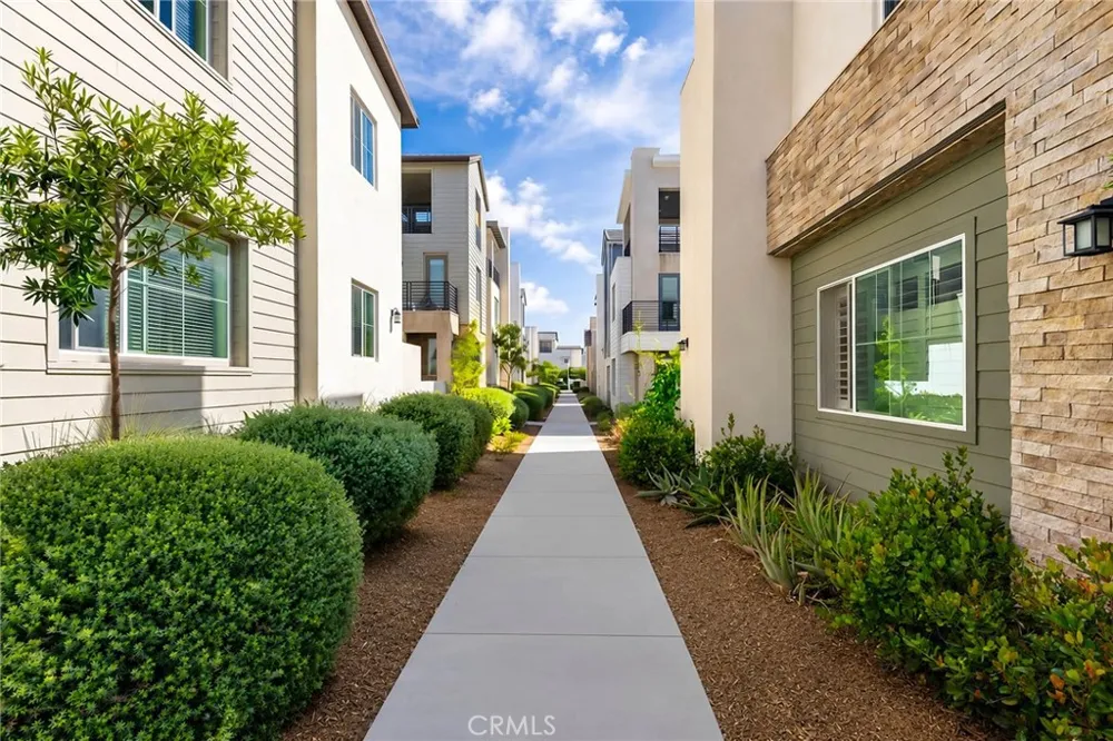 112 Spiral Irvine, CA 92618