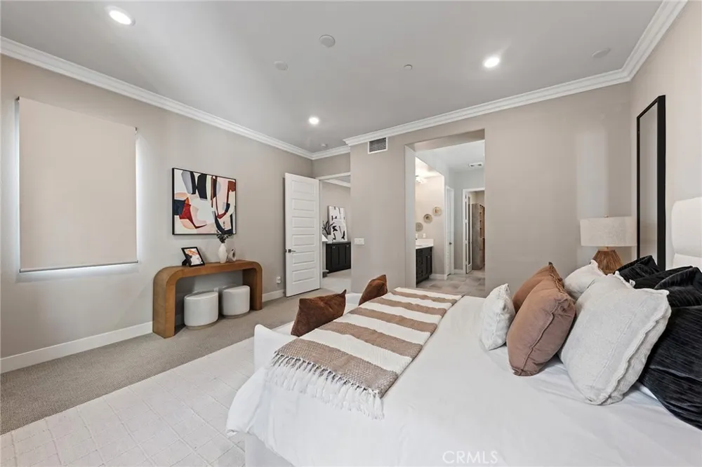 112 Spiral Irvine, CA 92618