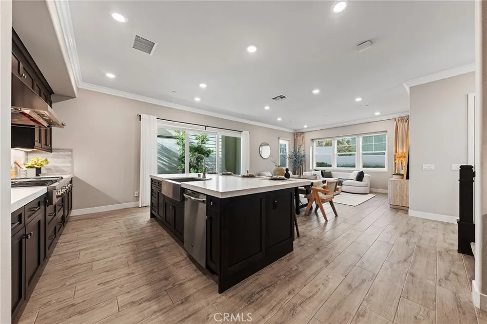 112 Spiral Irvine, CA 92618